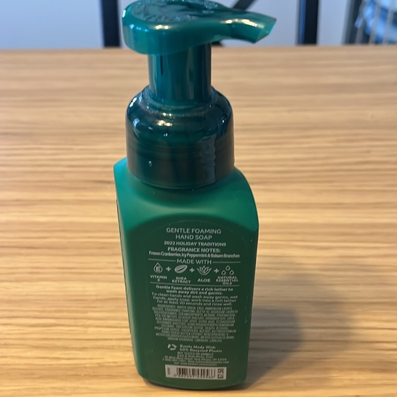 Bath & Body Works Gentle Foaming Hand Soap. Hope Shines Bright. - Picture 2 of 2